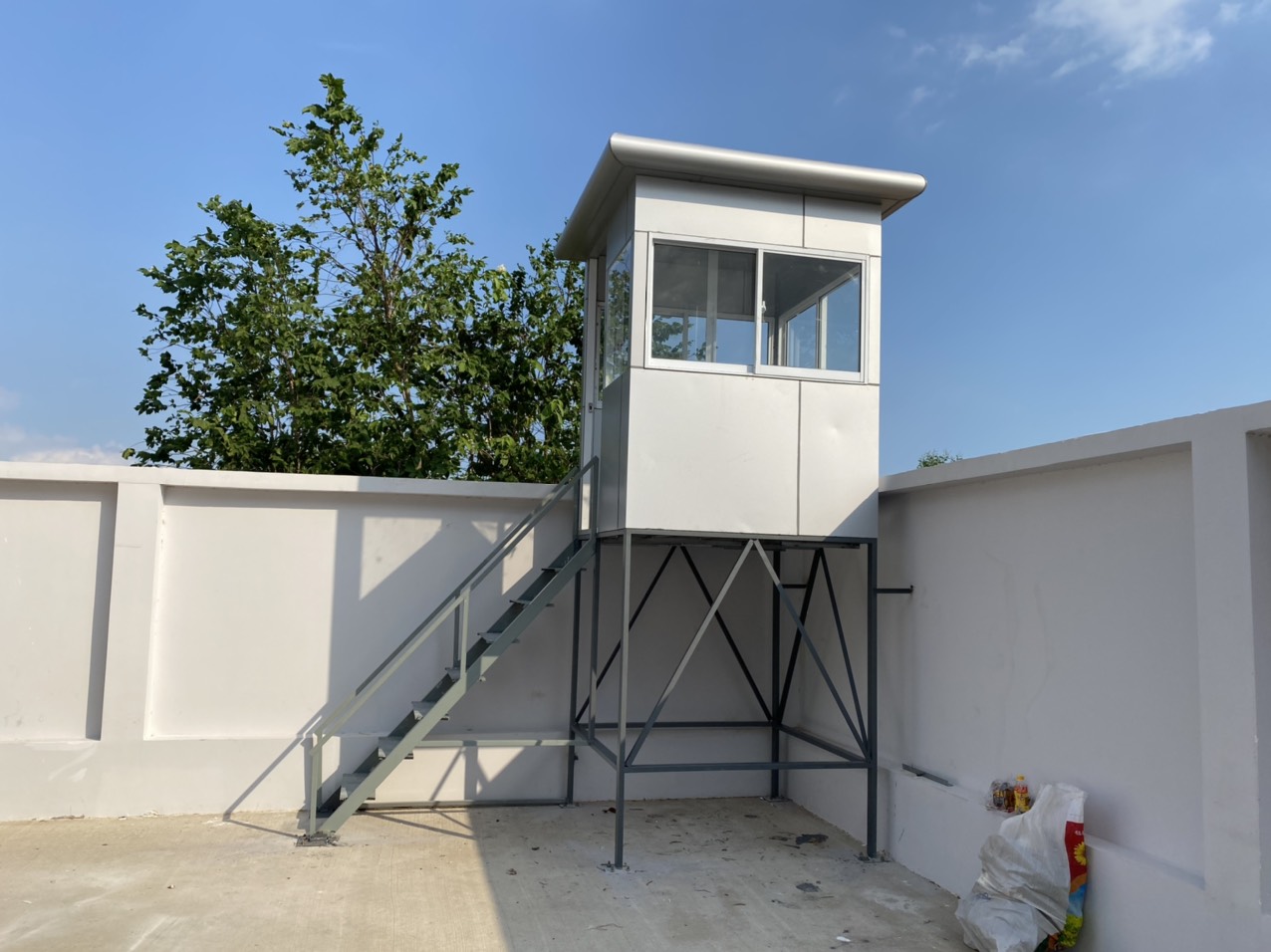 Trang chủ 8 Chòi bảo vệ