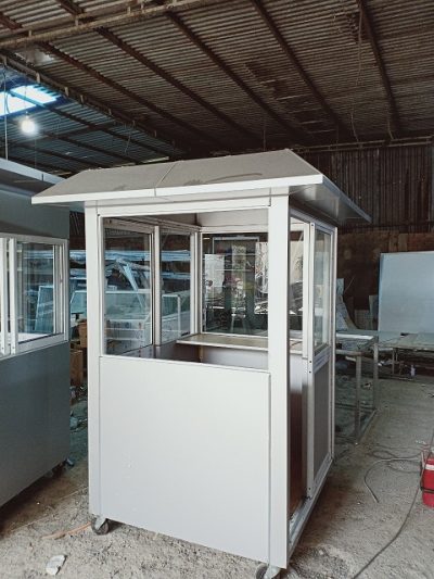 Ở Tỉnh Khác Có Thể Lắp Đặt Cabin Bảo Vệ Cao Cấp Tại Long An Không? 1 Cabin Bảo Vệ Cao Cấp Tại Long An