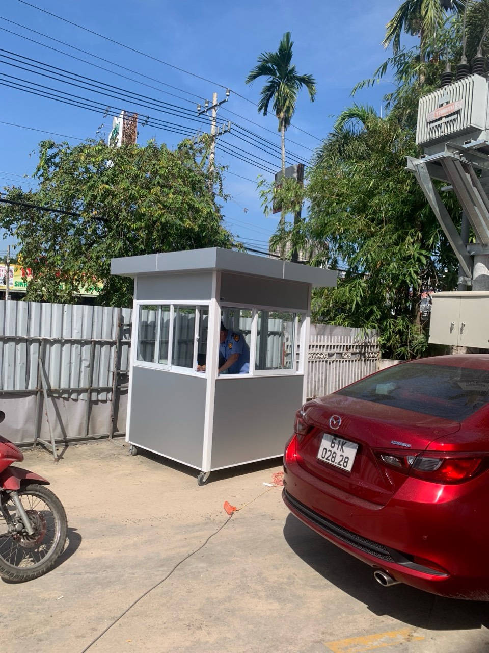 Lắp đặt chốt bảo vệ 1.5m tại Dĩ An, Bình Dương